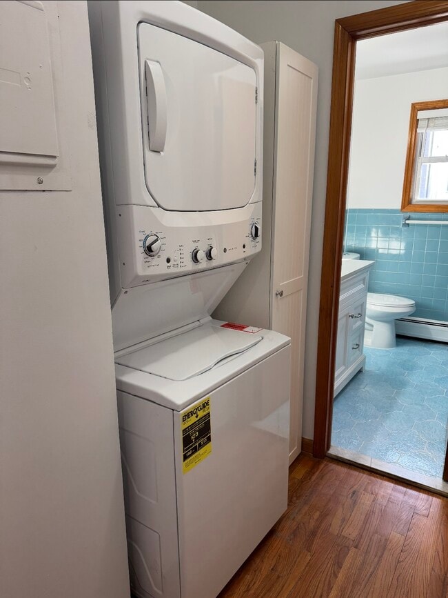 208 6th St, Unit 2nd floor in Palisades Park, NJ - Foto de edificio - Building Photo