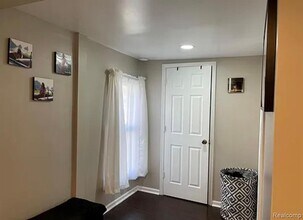 16 Chippewa Rd in Pontiac, MI - Building Photo - Building Photo