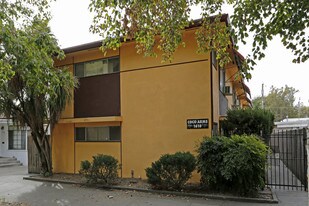 Coco Arms in Sacramento, CA - Building Photo
