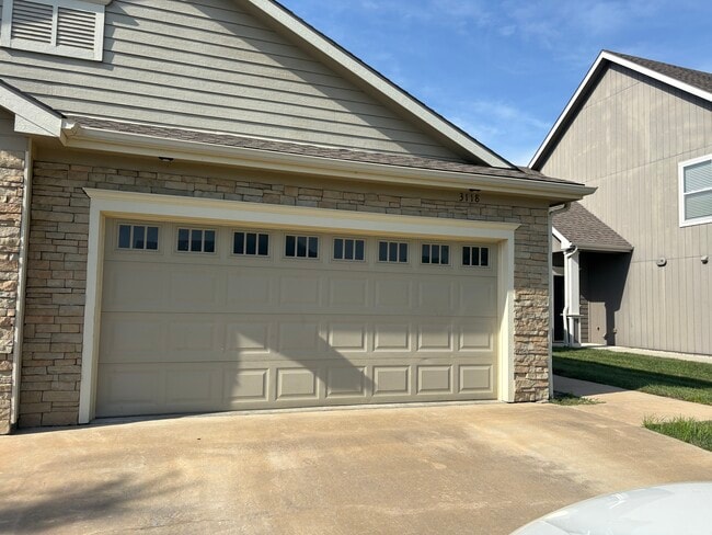 property at 3118 W 31st Ter