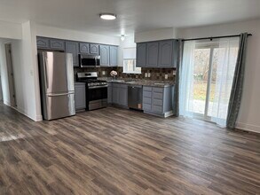 12757 De Cook Dr in Sterling Heights, MI - Building Photo - Building Photo