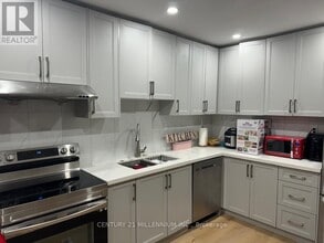 5 Darling Ave in Thorold, ON - Building Photo - Building Photo