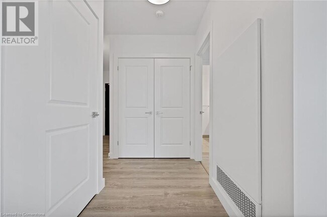 15 Glebe St in Cambridge, ON - Building Photo - Building Photo