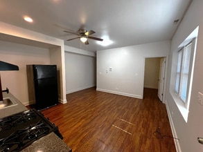 8246 S Racine Ave, Unit 3D in Chicago, IL - Foto de edificio - Building Photo