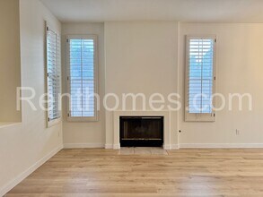12710 Via Nieve in San Diego, CA - Building Photo - Building Photo