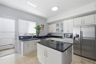 832 N Victoria Park Rd in Fort Lauderdale, FL - Building Photo - Building Photo