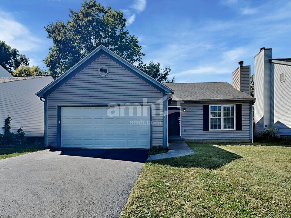 3131 Fayburrow Dr in Reynoldsburg, OH - Building Photo