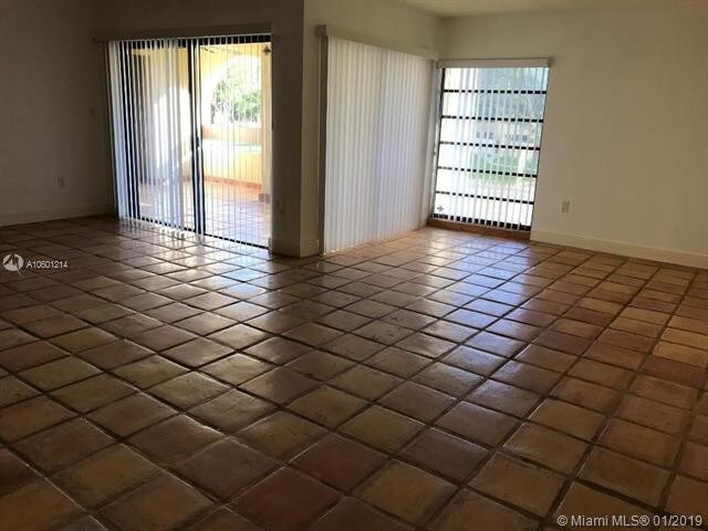 8860 SW 123rd Ct-Unit -K205 in Miami, FL - Foto de edificio