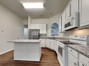 11202 Livingston Mill Rd in Charlotte, NC - Foto de edificio - Building Photo