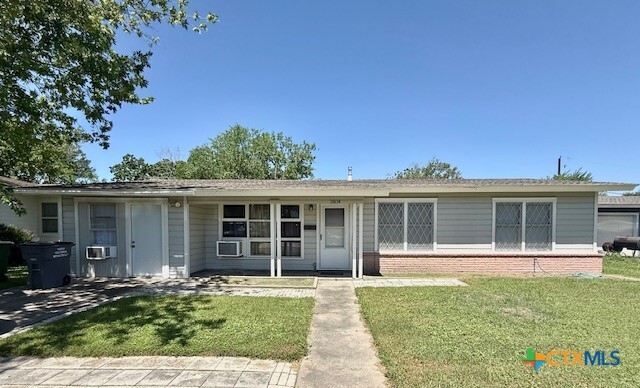 property at 1804 E Poplar Ave