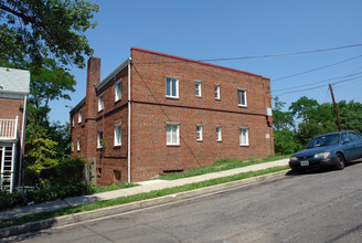 1801 28th Pl SE in Washington, DC - Building Photo - Building Photo