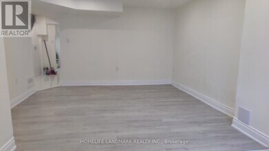 35 Decoroso Dr in Vaughan, ON - Building Photo - Building Photo