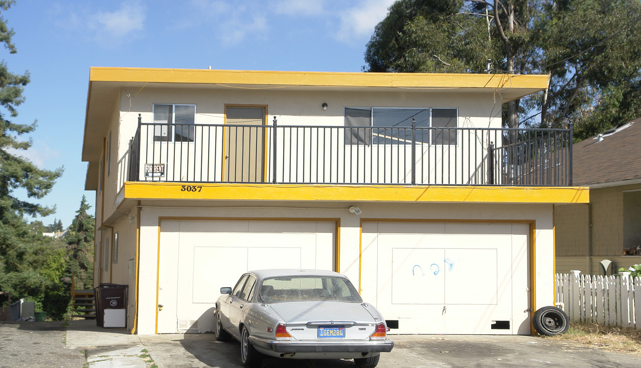 3037 Capp St in Oakland, CA - Building Photo