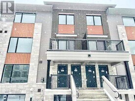 1120 Creekway Private in Ottawa, ON - Building Photo