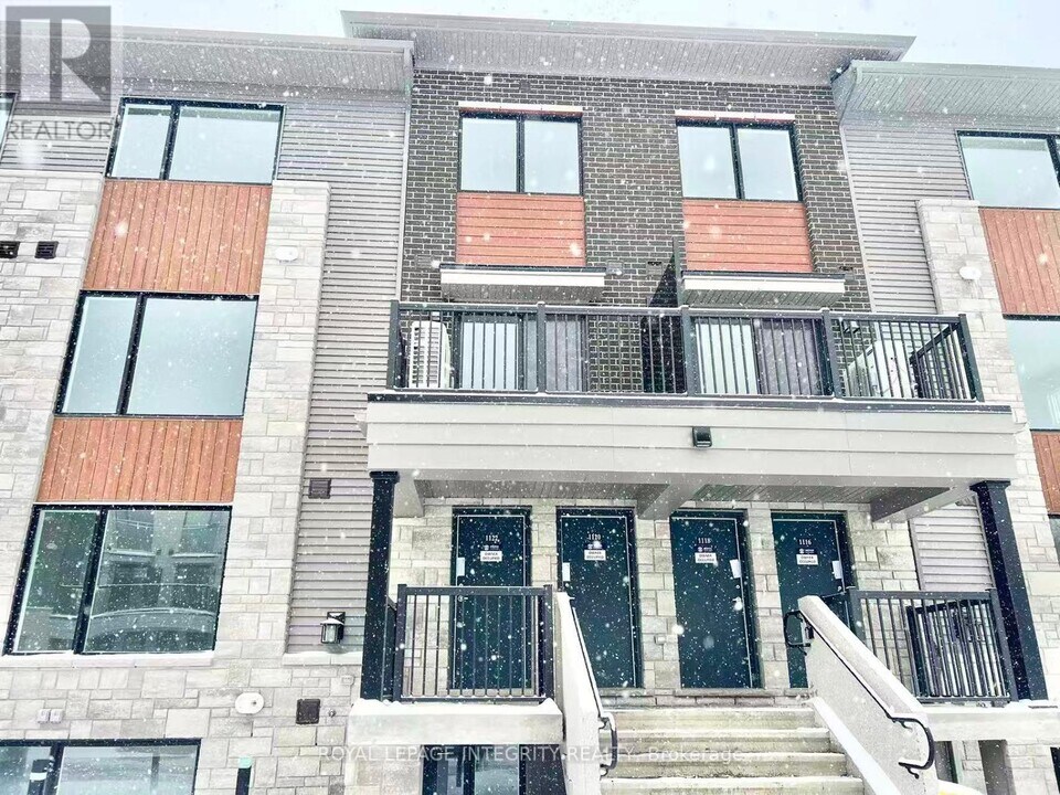 1120 Creekway Private in Ottawa, ON - Building Photo