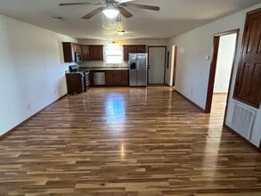 18717 Kokomo Ln-Unit -B in Neosho, MO - Building Photo - Building Photo