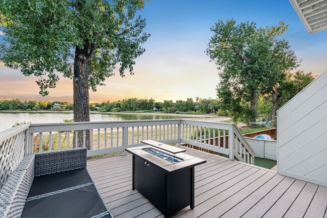 551 Spindrift Ct