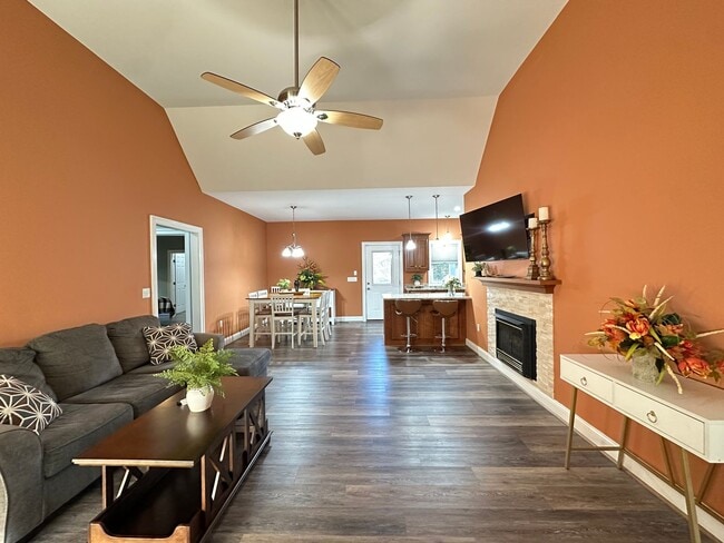 192 Franck Ln in Bracey, VA - Building Photo - Building Photo