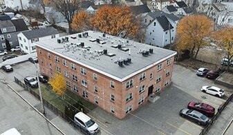 11 Ashton Pl in Methuen, MA - Building Photo