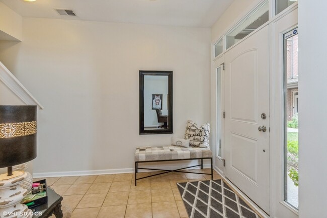 335 Alpine Springs Dr in Vernon Hills, IL - Building Photo - Building Photo
