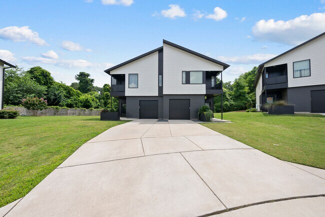 2200 Millbank Village Ct in Raleigh, NC - Building Photo - Building Photo