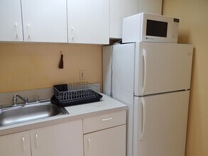 2241 W Pensacola St in Tallahassee, FL - Building Photo - Building Photo