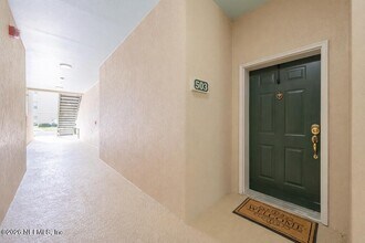 8601 Beach Blvd in Jacksonville, FL - Building Photo - Building Photo