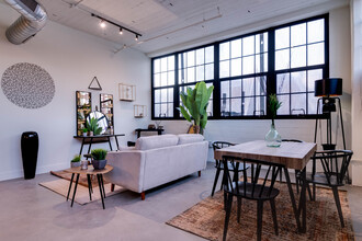 Kent Lofts in Bellevue, KY - Foto de edificio - Interior Photo