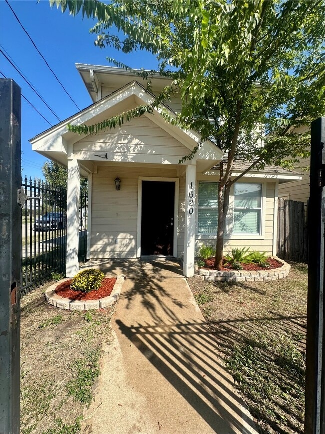 1620 Saulnier St in Houston, TX - Building Photo - Building Photo