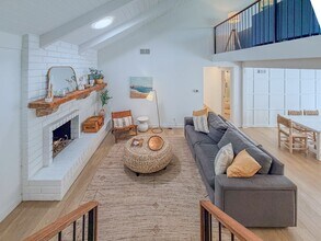 4954 Dolphin Way in Oxnard, CA - Building Photo - Building Photo