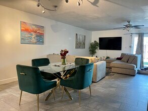 6843 NW 29th Ave in Fort Lauderdale, FL - Building Photo - Building Photo