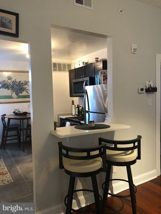 3005 W Girard Ave Photo