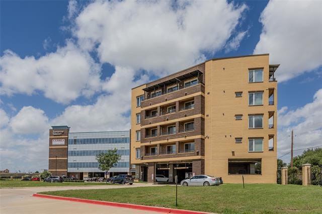 1220 W Trinity Mills Rd in Carrollton, TX - Building Photo - Building Photo