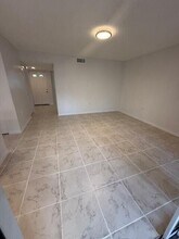 2204 Glenmoor Dr in West Palm Beach, FL - Foto de edificio - Building Photo