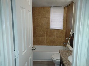 6204 Culberson St in Houston, TX - Building Photo - Building Photo