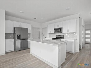 333 Fairfax Ave in San Marcos, TX - Building Photo - Building Photo