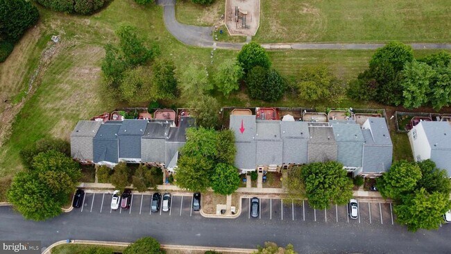 6354 Field Flower Trail in Centreville, VA - Foto de edificio - Building Photo
