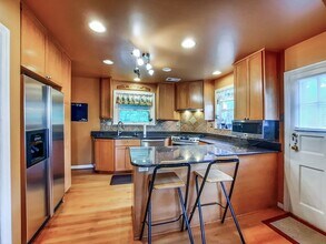 6709 Loch Raven Blvd in Baltimore, MD - Building Photo - Building Photo