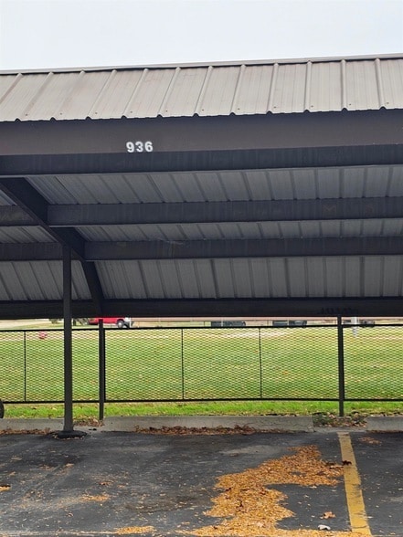 29936 Utica Rd, Unit 37 in Roseville, MI - Foto de edificio - Building Photo