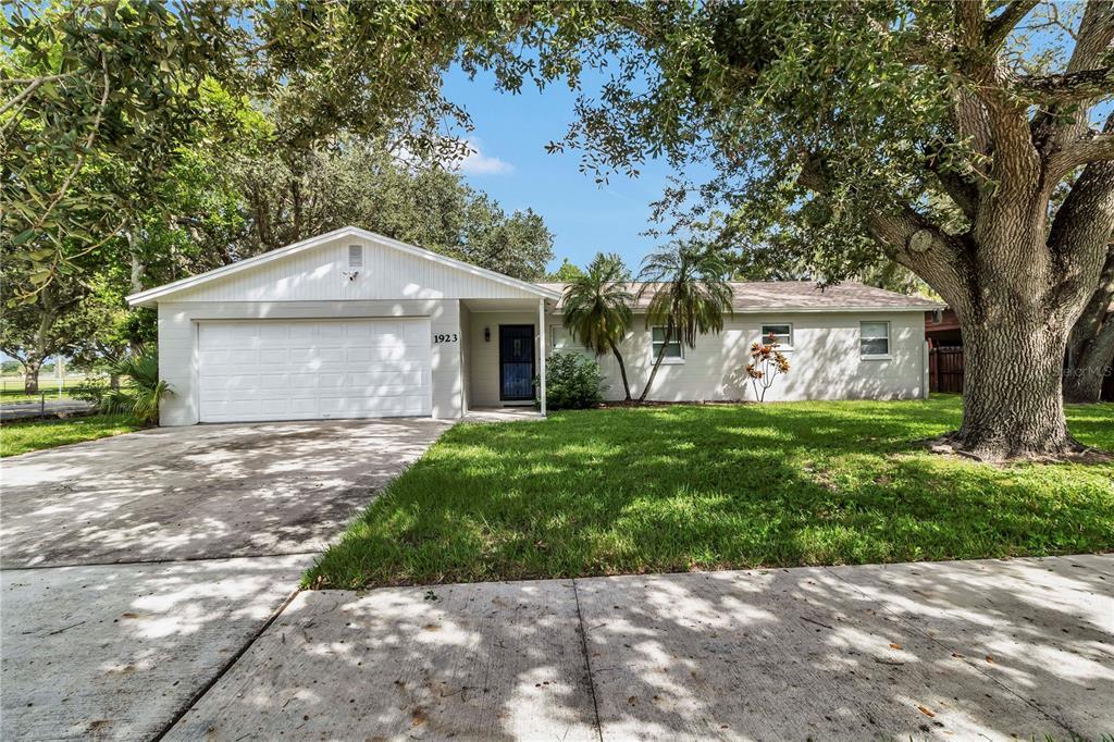 1923 Mabbette St in Kissimmee, FL - Building Photo