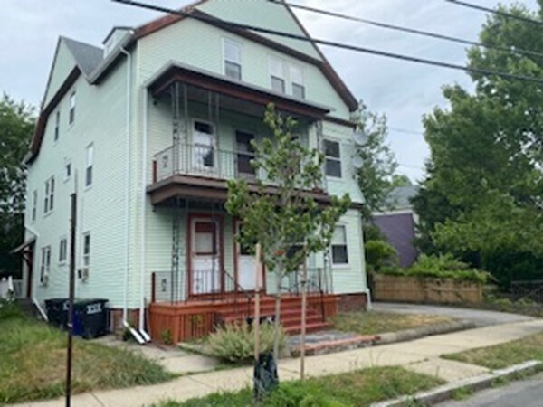 23 Munroe St, Unit #3 in Somerville, MA - Foto de edificio - Building Photo