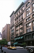 37 E 12th St in New York, NY - Foto de edificio - Building Photo