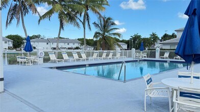 14213 SW 121st Pl in Miami, FL - Building Photo - Building Photo
