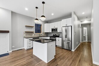 943 N Leavitt in Chicago, IL - Building Photo - Building Photo