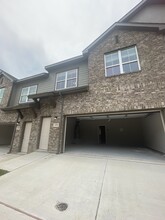 Stone Lake Townhomes in Weatherford, TX - Building Photo - Building Photo