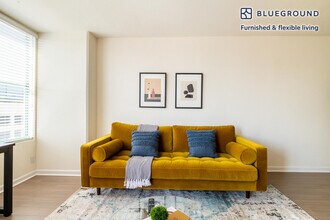 2 Townsend St in San Francisco, CA - Building Photo - Building Photo
