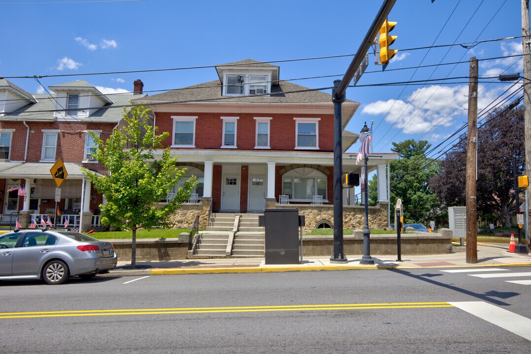 463 Main St in Royersford, PA - Building Photo