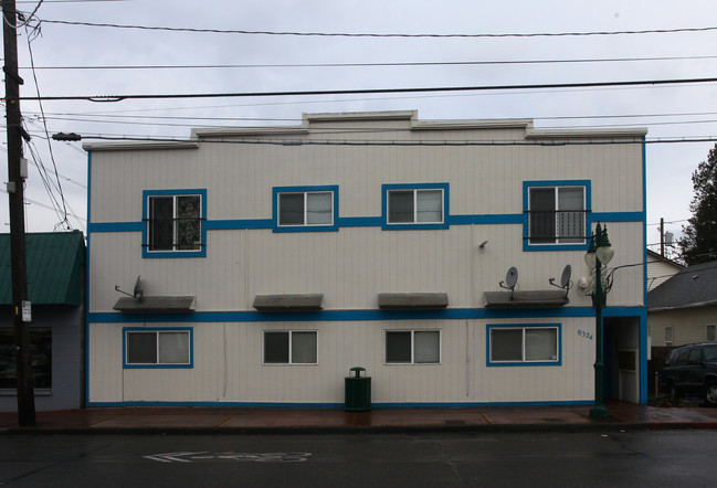 8324 S Park Ave in Tacoma, WA - Foto de edificio - Building Photo