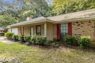 201 Shadow Cove in Clinton, MS - Foto de edificio - Building Photo