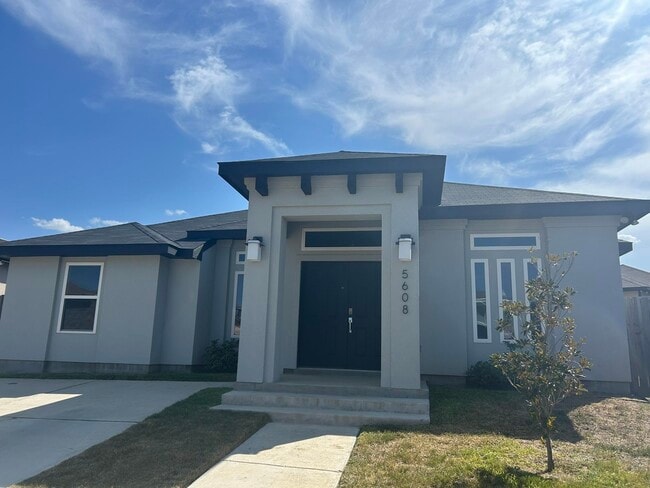 5608 Palestine Dr in Laredo, TX - Building Photo - Building Photo